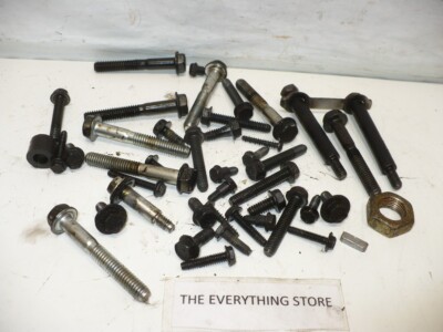 BRIGGS AND STRATTON 123K02 0513 E1 MISCELLANEOUS ENGINE HARDWARE USED CONDITION