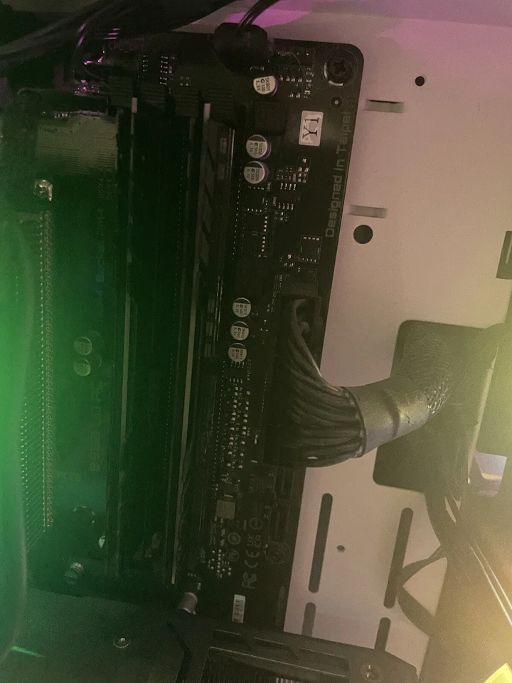 CyberPowerPC GMA3300SAM (1TB HDD + 500GB SSD, AMD Ryzen 7, 3.80 GHz, 16GB)... - Image 3 of 4