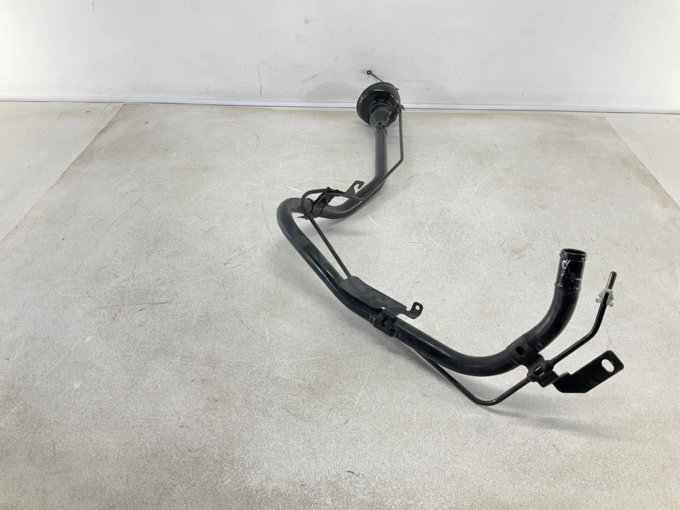 Cuello de tanque de llenado de combustible 13 Infiniti FX37 Foto 4 de 4