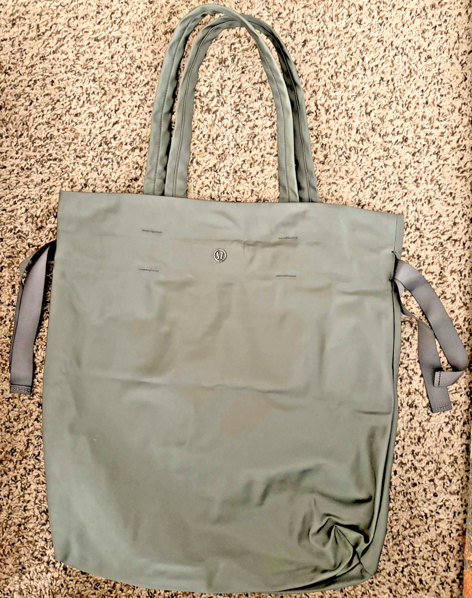 lululemon nylon tote bag Large Reusable Carryall Gym (Black) : Clothing, Shoes & Jewelry In Pockets Have Plenty Of Room For A Water Bottle Lululemon TOTE BAG HOT MESH