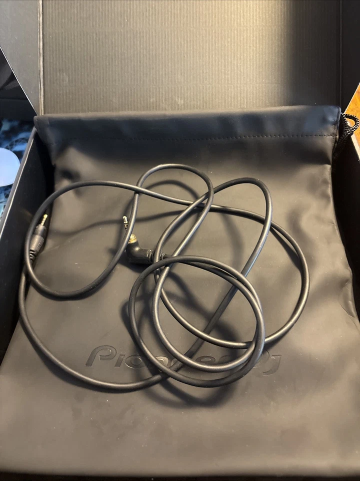 PIONEER DJ HDJ-X7 PROFESSIONAL DJ HEADPHONES SLIGHTLY USED MINT CONDITION BLACK - Image 4 of 4