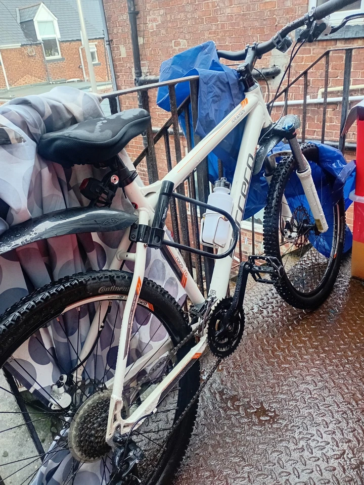 Carrera Kraken Mountain Bike White 20" Large Frame Needs Brake Fluid - Image 3 of 3