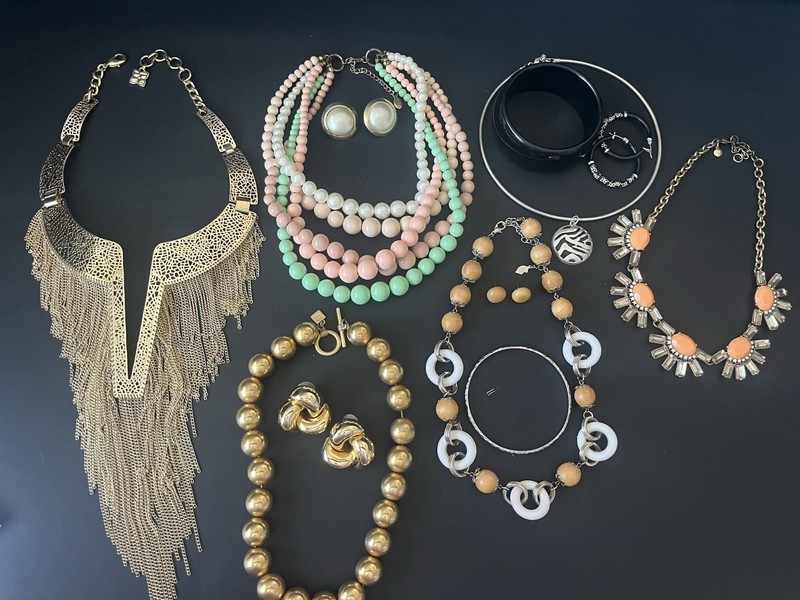 Lot Of 12 Vintage Jewelry Designer Necklaces, Bill Blass Bisou Ann Klein J Crew