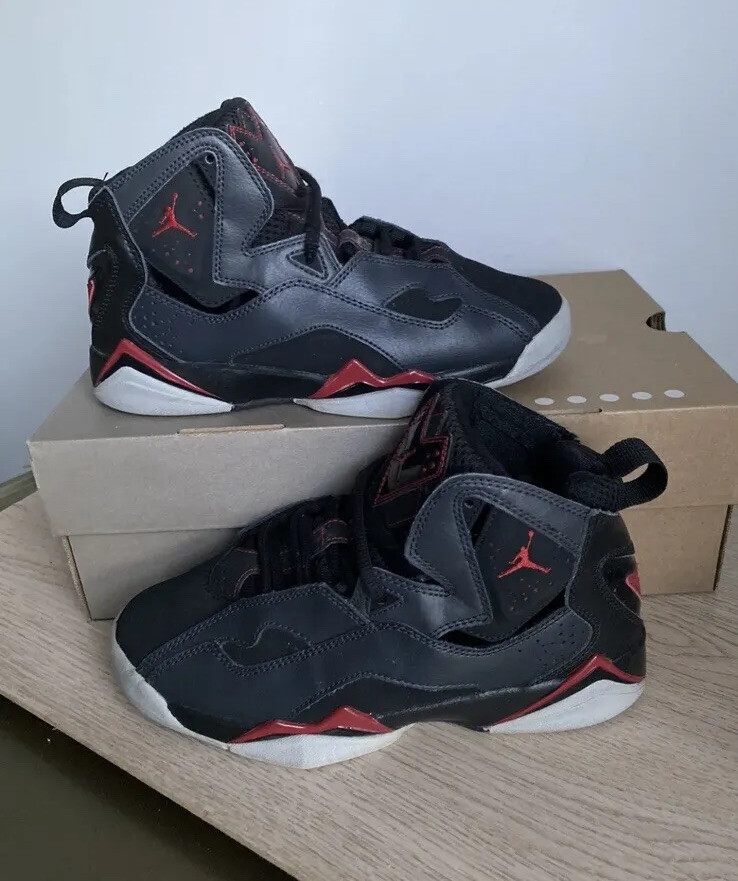 Size (GS) Jordan True Flight Mid Bred