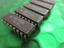 5 X MC14009CL, VERY RARE MOTOROLA IC, VINTAGE 1974 **5 CHIPS**
