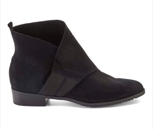 Walking Cradles Timber Booties Women’s Size 7 Narrow Black Suede Leather $199