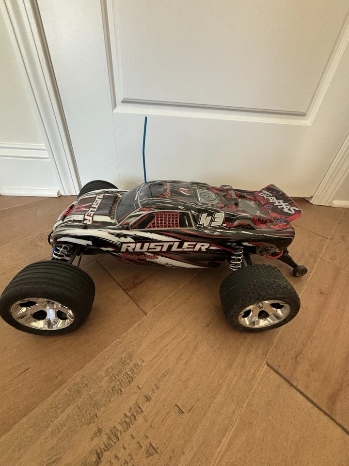Traxxas Rustler With Remote W/out Battery - Image 3 of 4