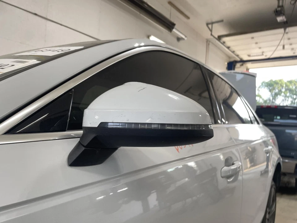 Espejo retrovisor izquierdo usado se adapta a: Audi Audi a4 2017 acabado pintado eléctrico plegable Foto 2 de 4