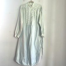 Vintage Lord Taylor flower embroidered 1/4 button up long sleeve nightgown