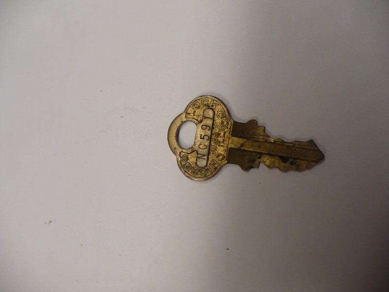 Antique Chicago Lock NC 591 Key Bulk Vending Gumball Candy Machines