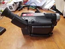 JVC Compact VHS Camcorder GR-AXM225U Powers On - For Parts AD