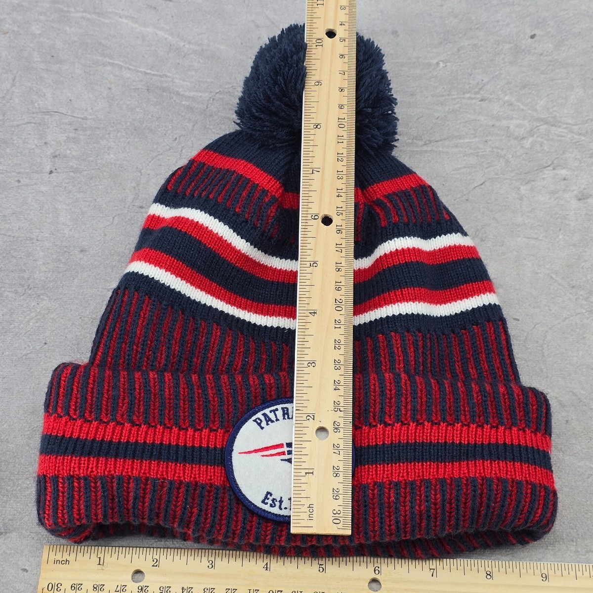 Beautiful Red New Era New England Patriots On Field With Pom Beanie Rare NFL NFL New England Patriots 2016 Classic On Field Sport Knit  main image 2