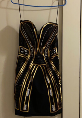 h and m gold sequin dress H&M Black Gold Sequin Mini Dress Size: medium
