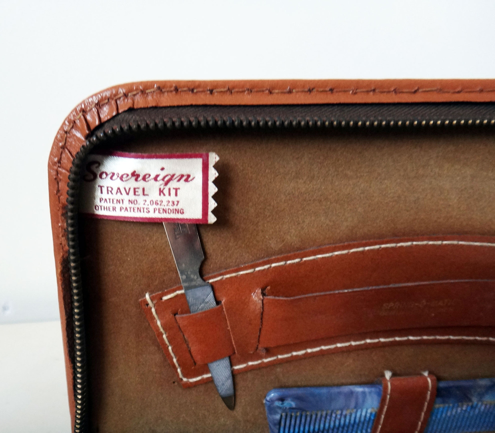 Vtg Leather Toiletry 50s case Sovereign cufflink jewelry hard case shaving kit