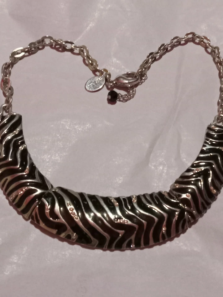 Collar Declaración CASA BLANCA MERCADO NEGRO Plata Brillo, Esmalte Negro  Foto 3 de 4