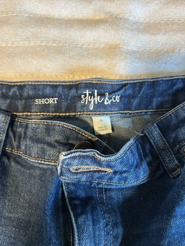 Women’s Style & Co Distressed Shorts 14 - Picture 3 of 4