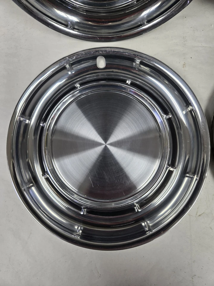 Pontiac Star Chief Chief Safari 1957 tapacubos de acero inoxidable de 14 pulgadas OEM GM Foto 3 de 4