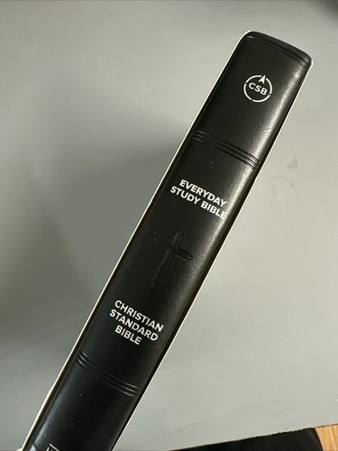 CSB Everyday Study Bible Black LeatherTouch Easy-to-Carry Easy-to-Read - Picture 2 of 8