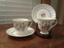 Set Of 2 Royal Doulton The Chelsea Rose H4801 Demitasse Cup & Saucers Exc. Cond.
