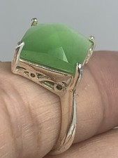 Beautiful faceted Green chalcedony and sterling Silver CW ring.size 6