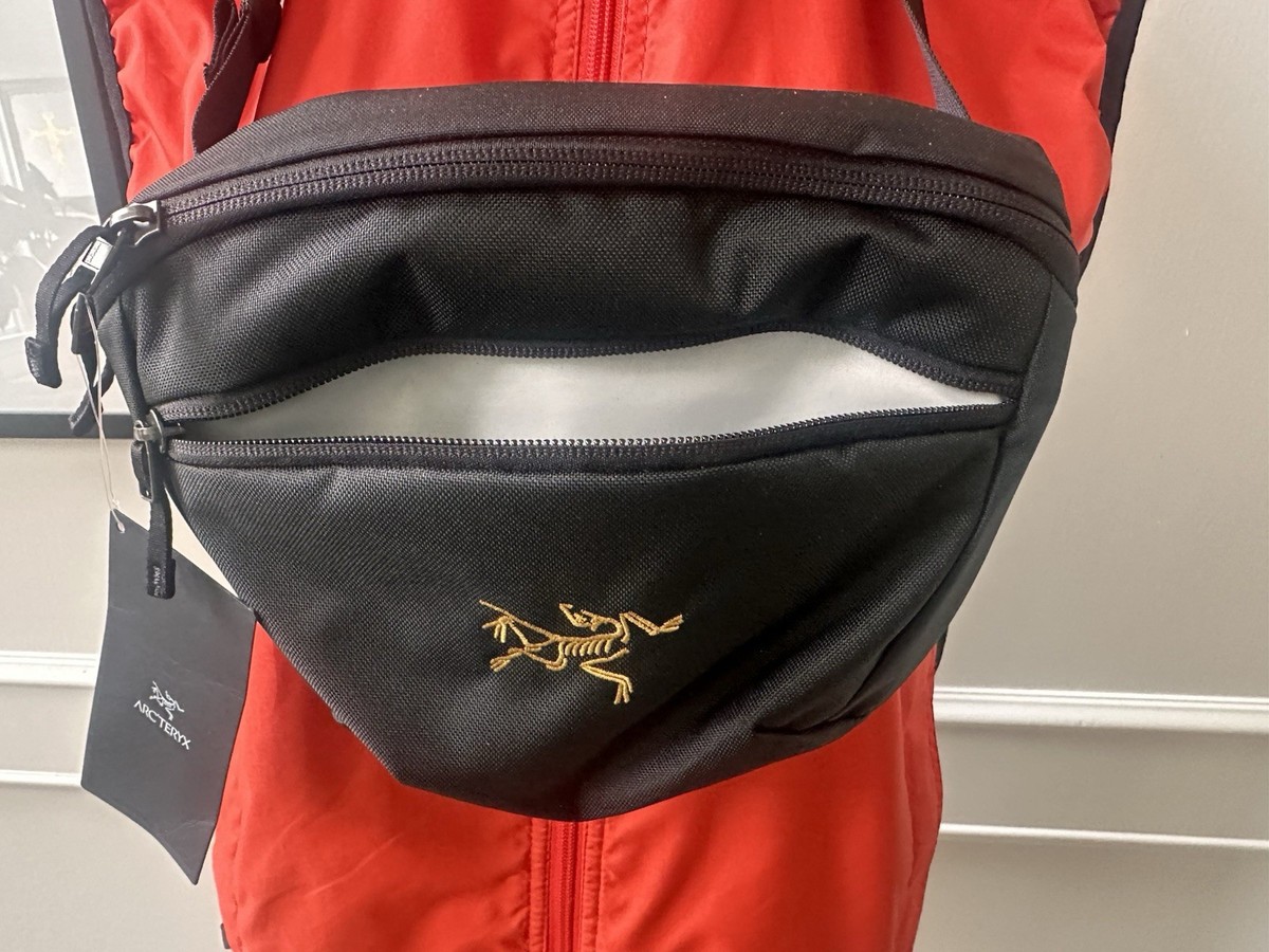 Arc'teryx Mantis 2 Waist Pack Fanny Pack Bag 24K Black Model