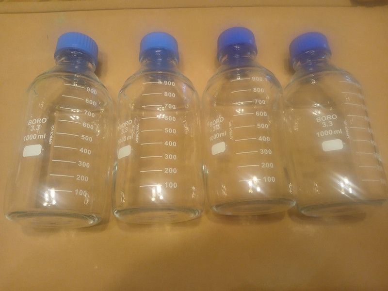 LOT OF 4 BORO 3.3 - 1000mL - GLASS  MEDIA STORAGE BOTTLES PLEASE READ
