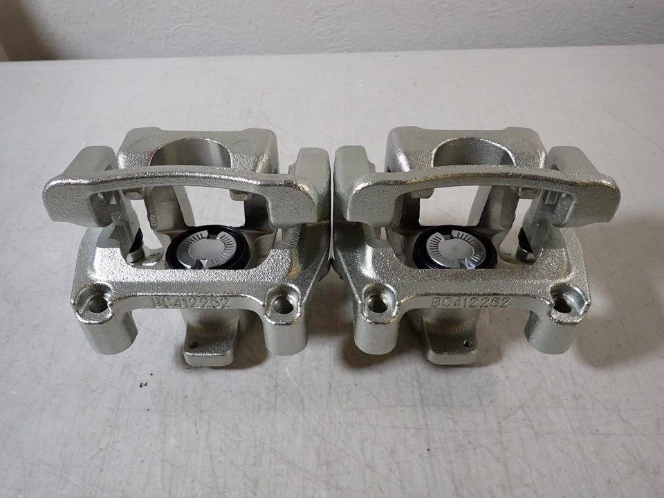 Rear Left & Right Brake Caliper with Bracket for Kia Sportage 2017-2022 Foto 3 de 4