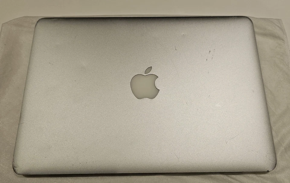 APPLE MACBOOK PRO 13" INTEL CORE i5 2.6GHz 2014 256GB SSD 8GB RAM BUNDLE - Image 4 of 4