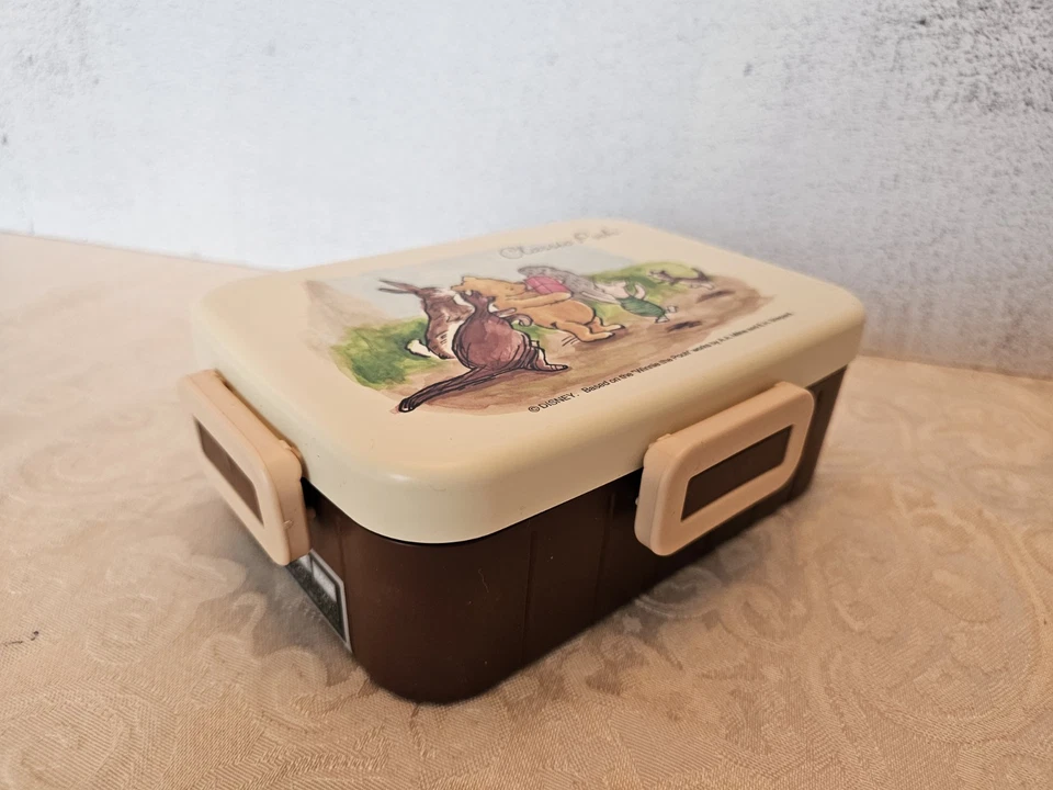 Skater Bento Box 4 Lock Disney Classic Pooh 650ml Fluffy Dome Lid Microwave Safe - Image 3 of 4