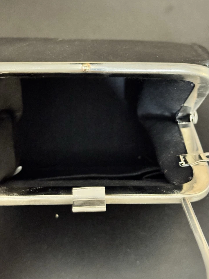 Bolso de mano vintage Kate Spade New York negro satinado noche asa superior Foto 4 de 4