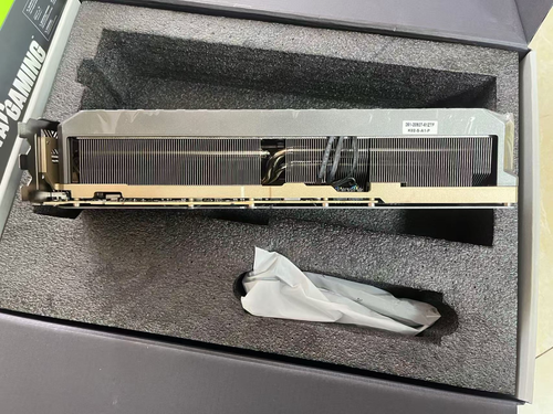 ZOTAC GAMING Geforce RTX 5090 No Core & VRAM With Box For parts Please Read - 第 8/8 張圖片