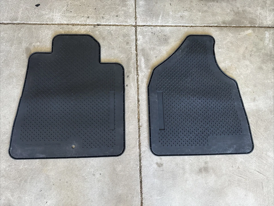 Alfombrillas para Asiento Delantero Saturn Outlook 2006-2010 ~ Par ~ Negro ~ Goma ~ OEM Foto 4 de 4