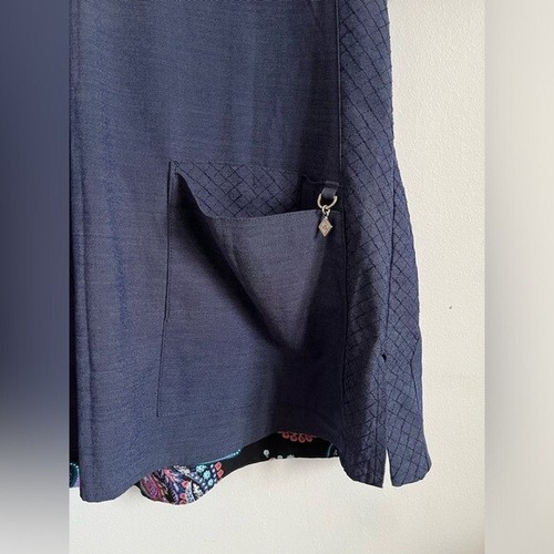Vera Bradley Woman Scrub Top Shirt Uniform Pockets Nursing - Blue Gray - Large - Picture 2 of 6