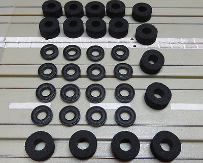 16 Moosgummi Reifen für AFX oder G-Plus Motor + 16 Reifen für Flachankermotor