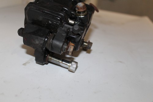 1985 HONDA V30 MAGNA VF500C VF 500 C FRONT BRAKE CALIPER - Picture 4 of 5