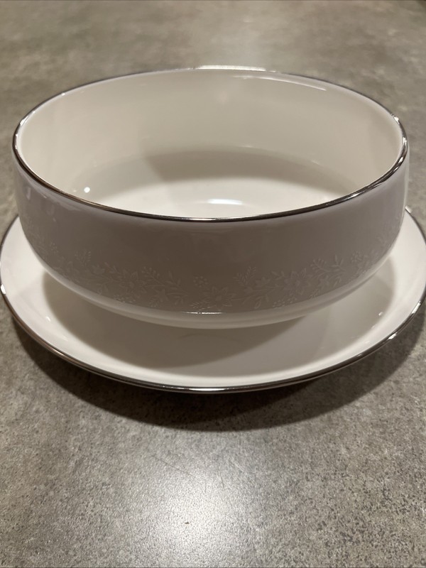 Noritake Montblanc Ivory China Gravy Boat 7527 Japan Attached Plate VINTAGE
