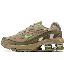 Nike x Supreme Herren Low Top Sneaker beige/g...