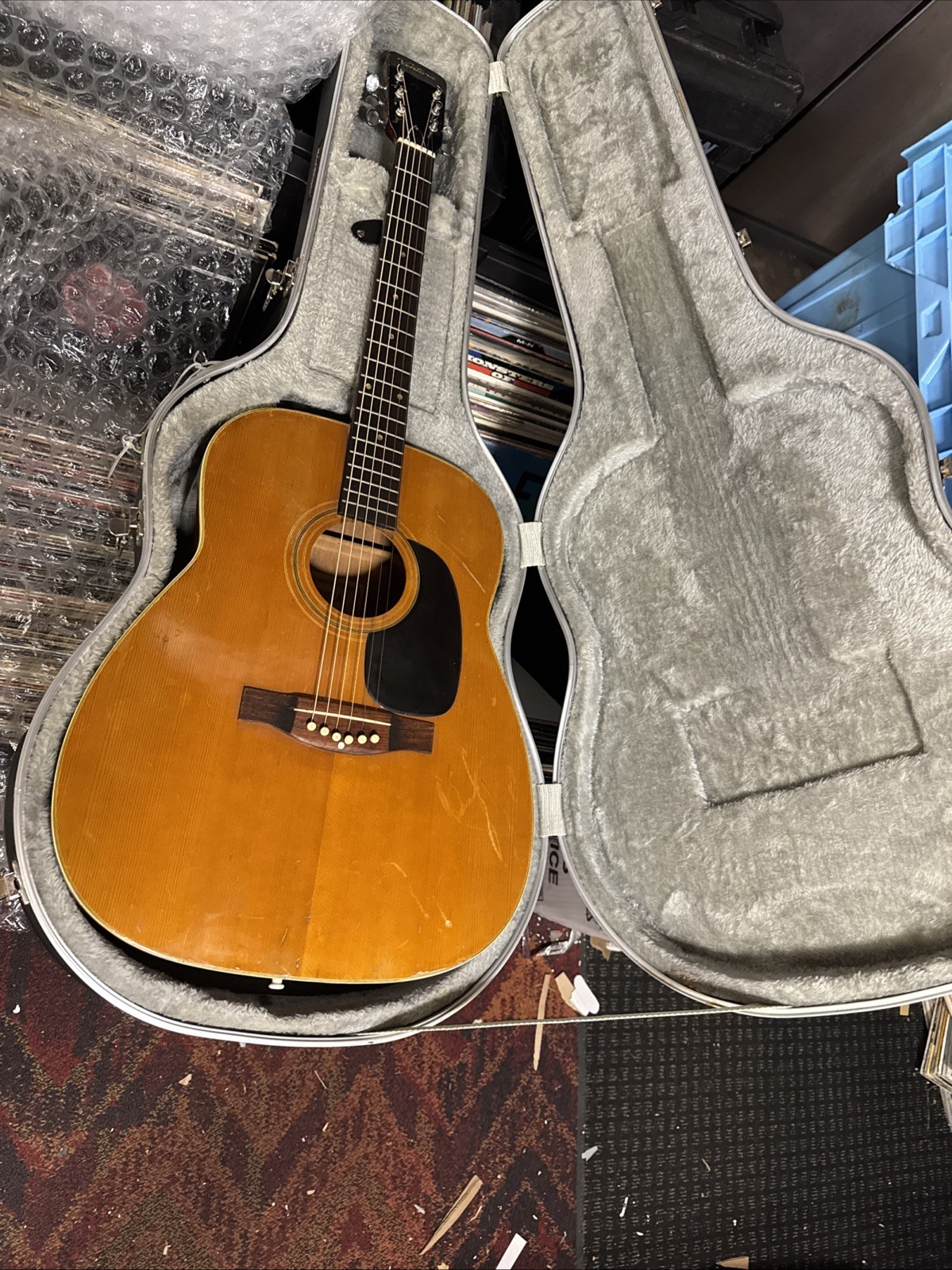 Older Bruno -Ventura 6 String Acoustic Lawsuit Guitar Model V-6 w /  Case