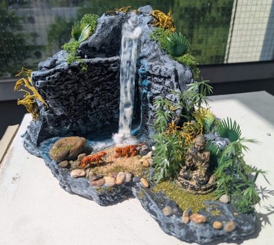 H0 Diorama 1/87 Tiger am Wasserfall, Felsenlandschaft - Unikat