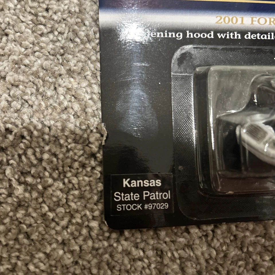 SpecCast Tennessee State Police  2001 Ford Crown Victoria 1:64 diecast - Image 2 of 4