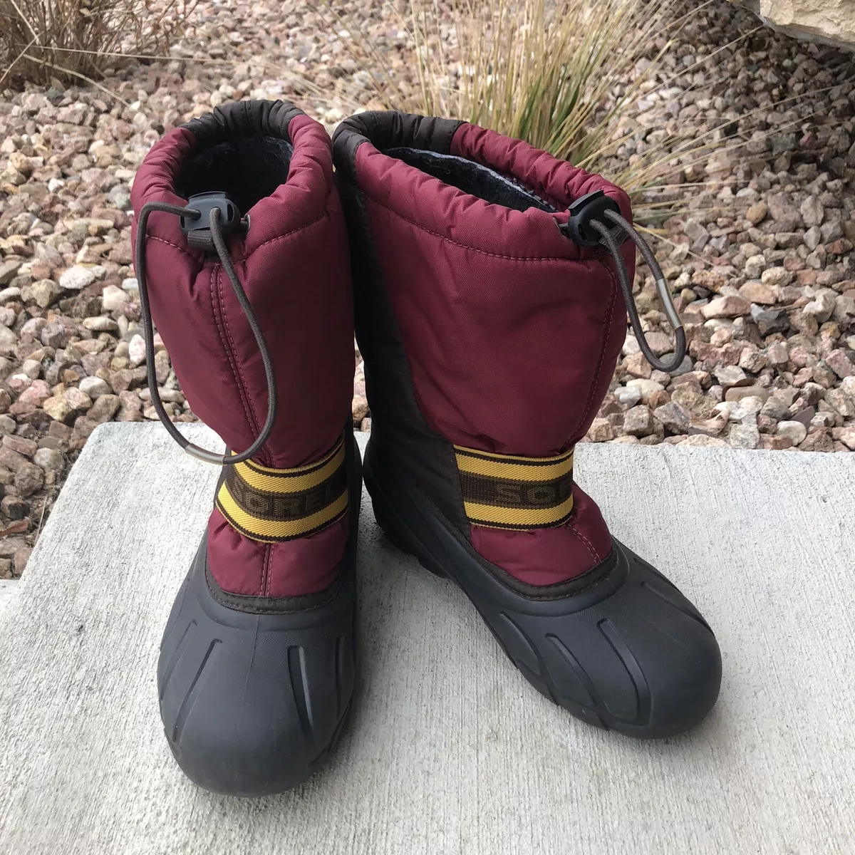 Maroon sales snow boots
