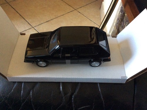 Wolkswagen Golf mk1 GTI (1979) 1:24 Burago - Foto 2 di 4