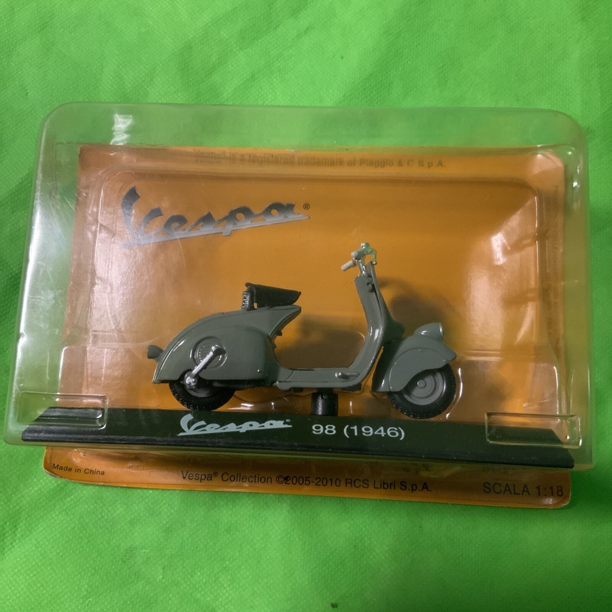 DEAGOSTINI 1/18 CLASSIC 1946 VESPA 98 SCOOTER SPECIAL