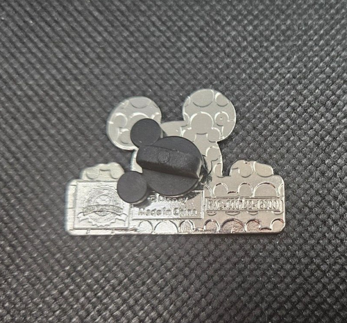 Disney trading pins you choose - Picture 24 of 36