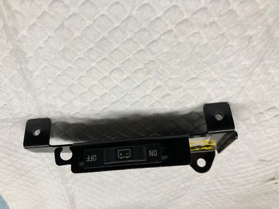 2003 BMW 745LI E65 BATTERY POWER DISTRIBUTION SWITCH BUTTON OEM (S-155)