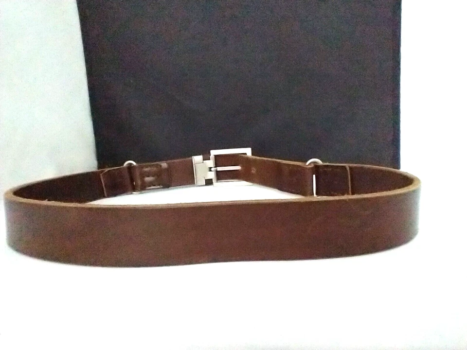 Cinturón Bottega Veneta Hecho en Italia, Mujer L, No mide Hebilla, Cinturón es 32" Foto 3 de 4