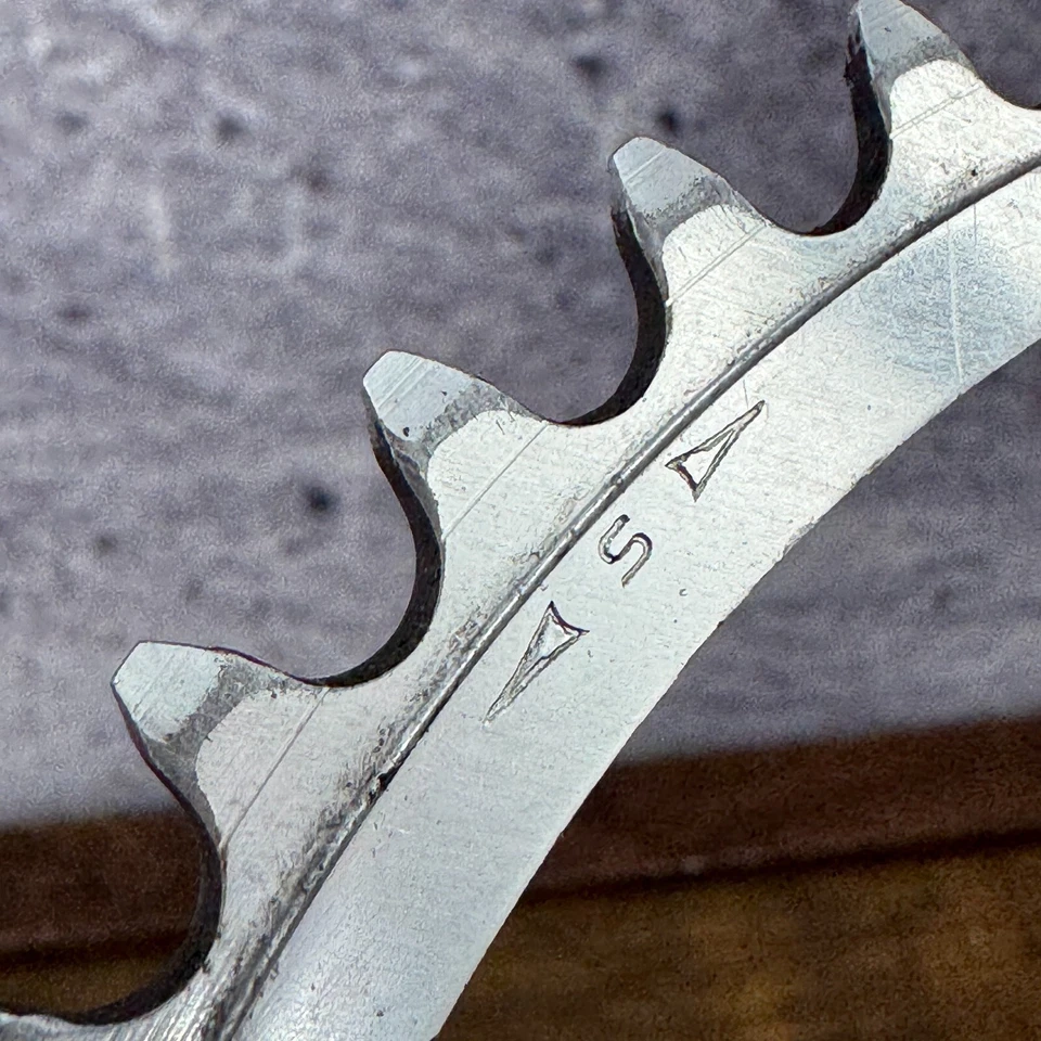 Vintage Stronglight Chainring 44 Tooth 144 BCD Alloy 5 Arm  Eroica 44t 80s Alloy - Image 4 of 4