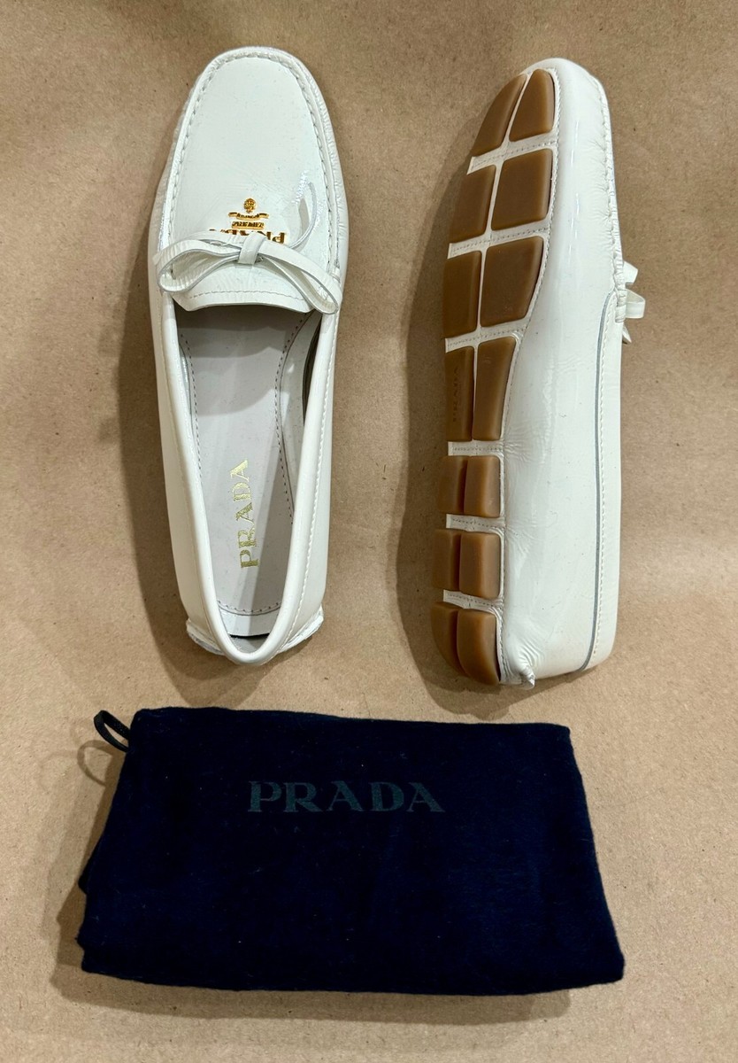 試着のみ PRADA レースアップ ローファー サイズ 35 1/2 704 試着のみ PRADA レースアップ ローファー サイズ 35 1/2 704