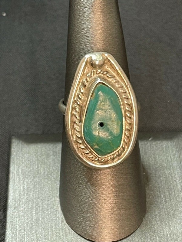 Vintage Sterling Silver Turquoise Centered Stone Ring Size 8