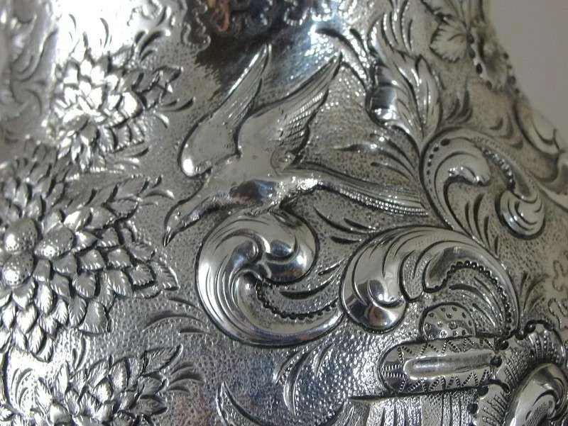 A Samuel Kirk Silver Chinoiserie Castle Pattern Ewer Masterwork, circa 1840 Foto 3 de 4